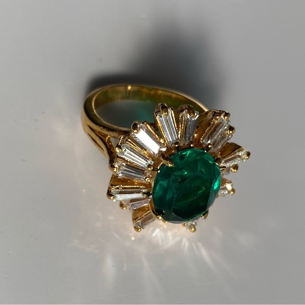 GOLD tone emerald green and clear crystal ring - Picture 3 of 11
